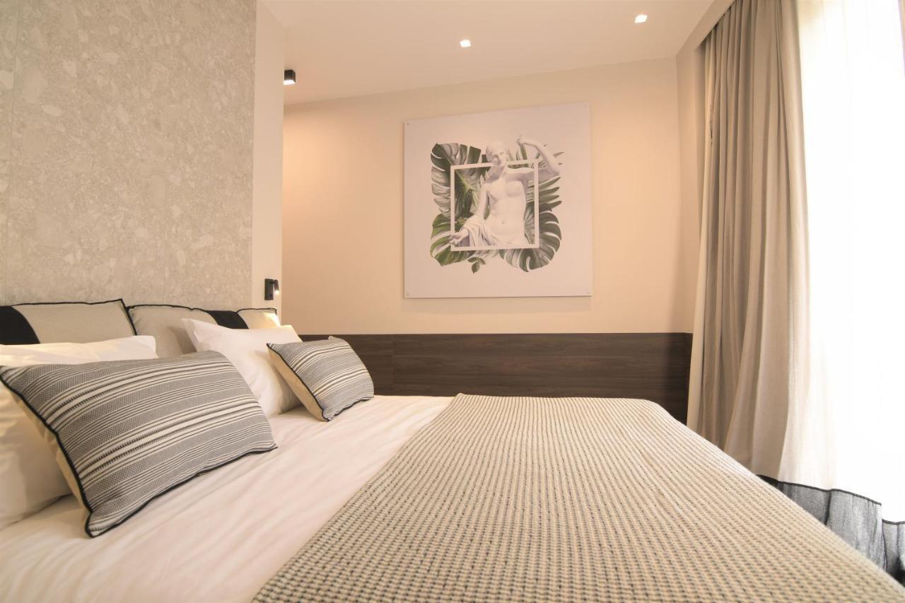 Deluxe Queen Suite